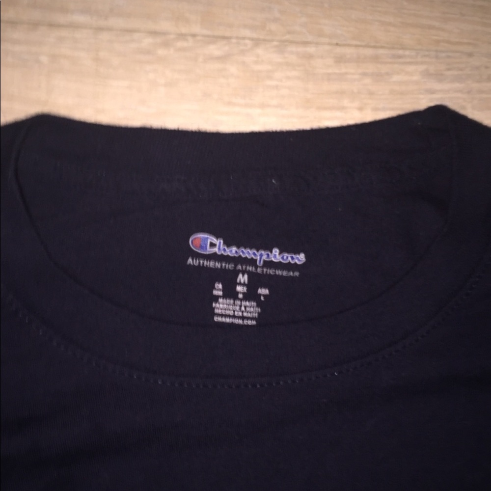 champion medium t-shirt.